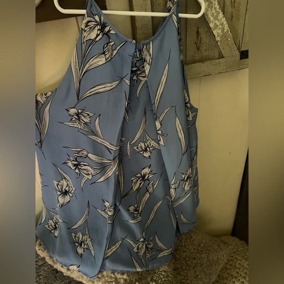 Size L blue flowy tank top - Picture 2 of 2